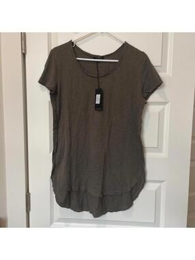 Black Orchid Olive Green Short Sleeve T-Shirt Size Small